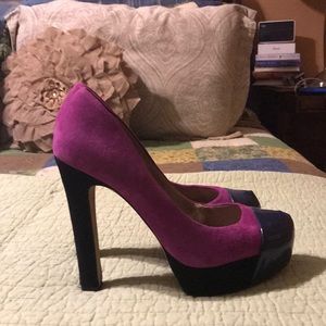 Vince Camuto Navy and magenta 5 inch heel.